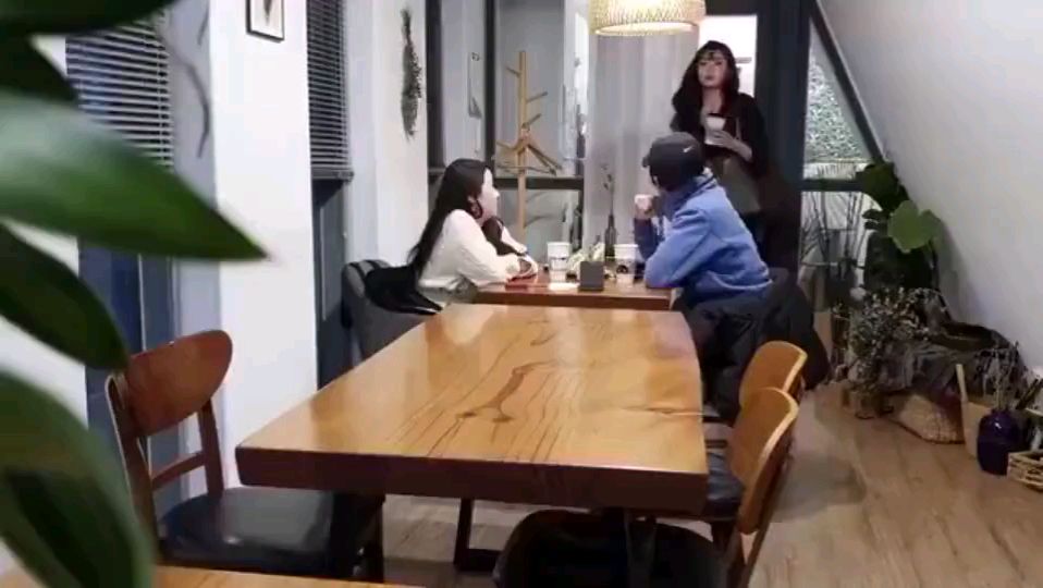 韩国搞笑:隔壁桌来了和尚和他的前女友